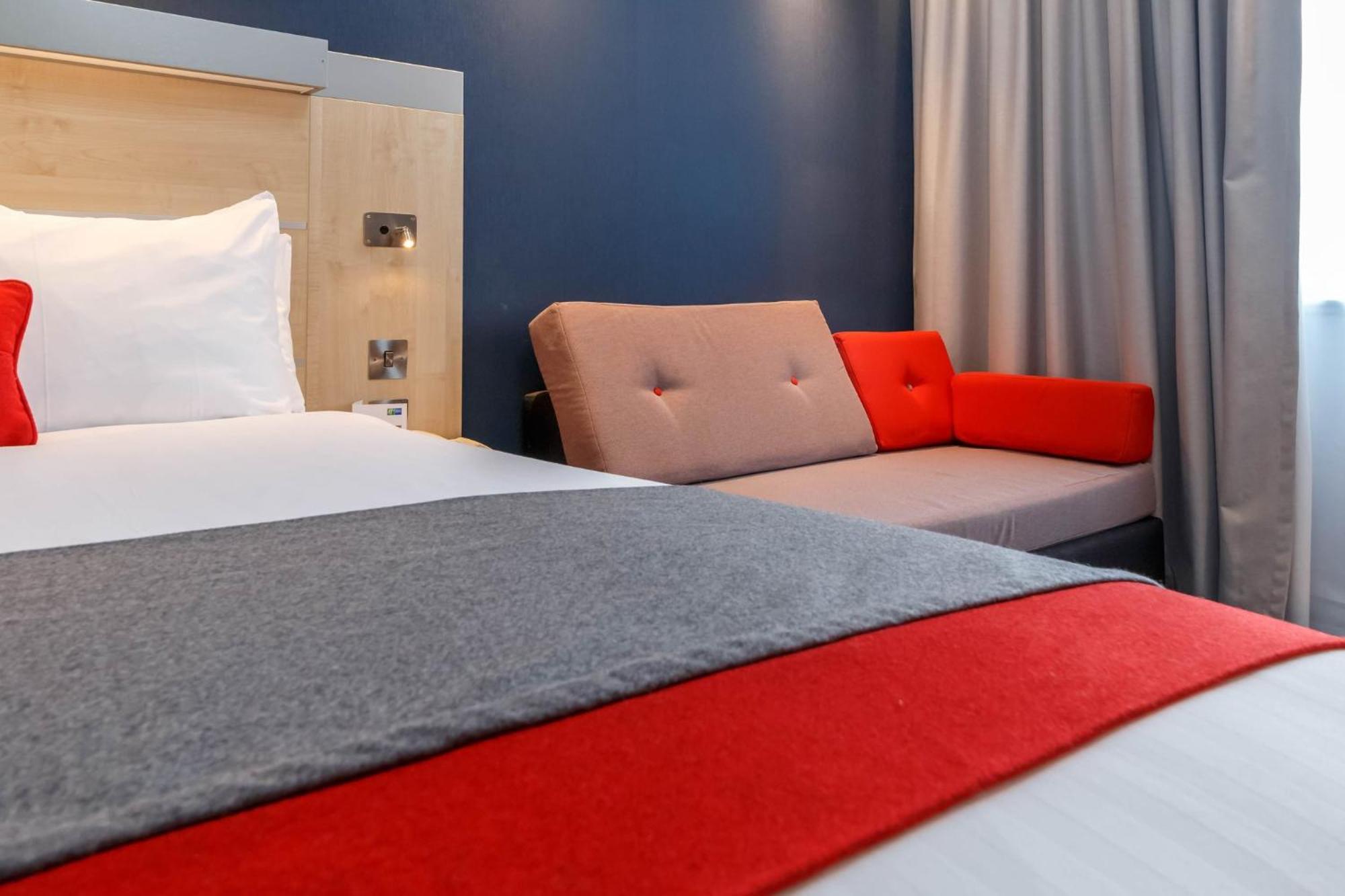 Holiday Inn Express Walsall M6, J10 By Ihg Exteriér fotografie