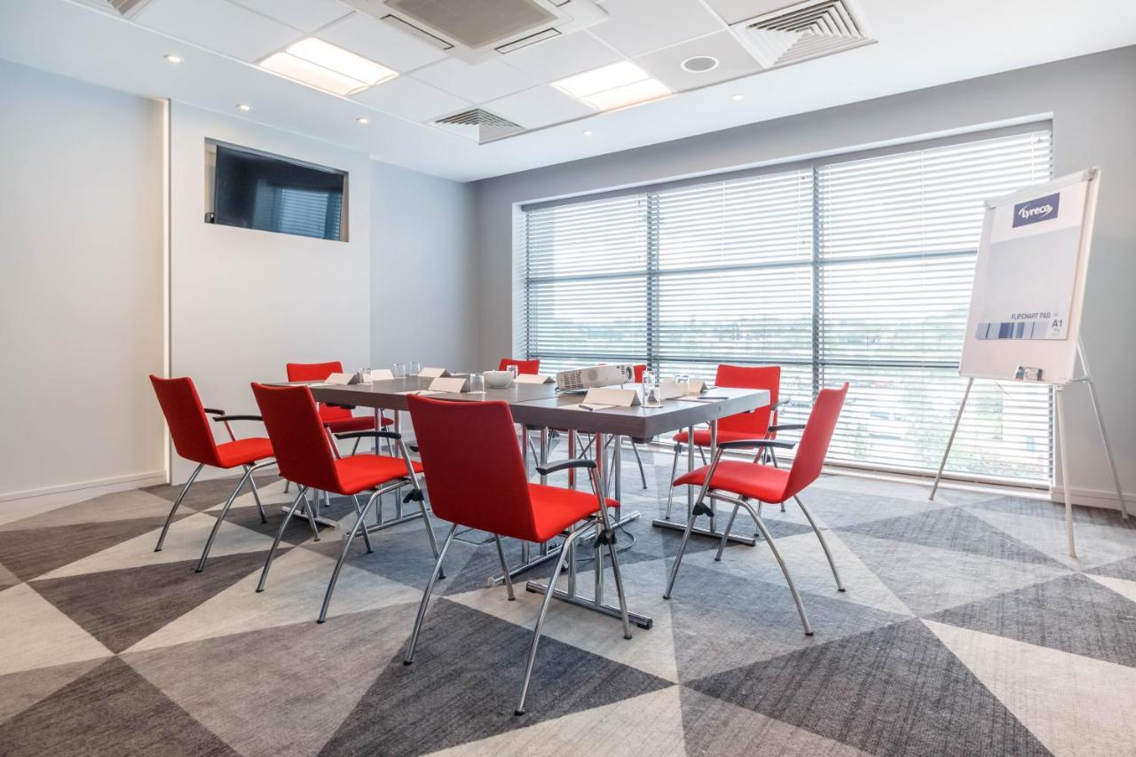 Holiday Inn Express Walsall M6, J10 By Ihg Exteriér fotografie